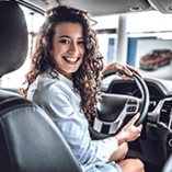 femme en voiture